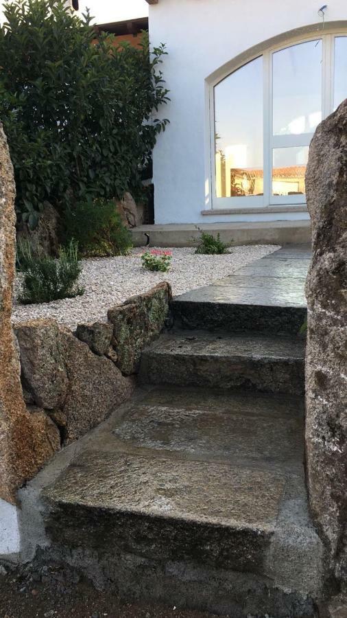 Villa La Residenza Di Mario Olbia Esterno foto